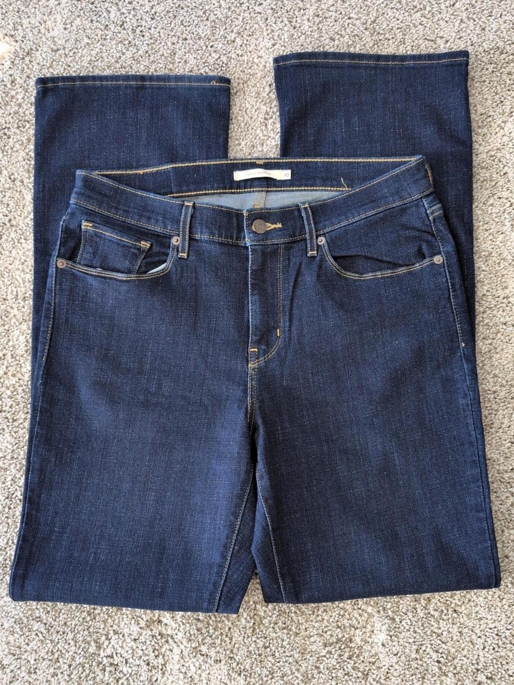 NWOT Levi's Classic Bootcut dark blue jeans Size 10. 32" inseam #denim #bootcut
